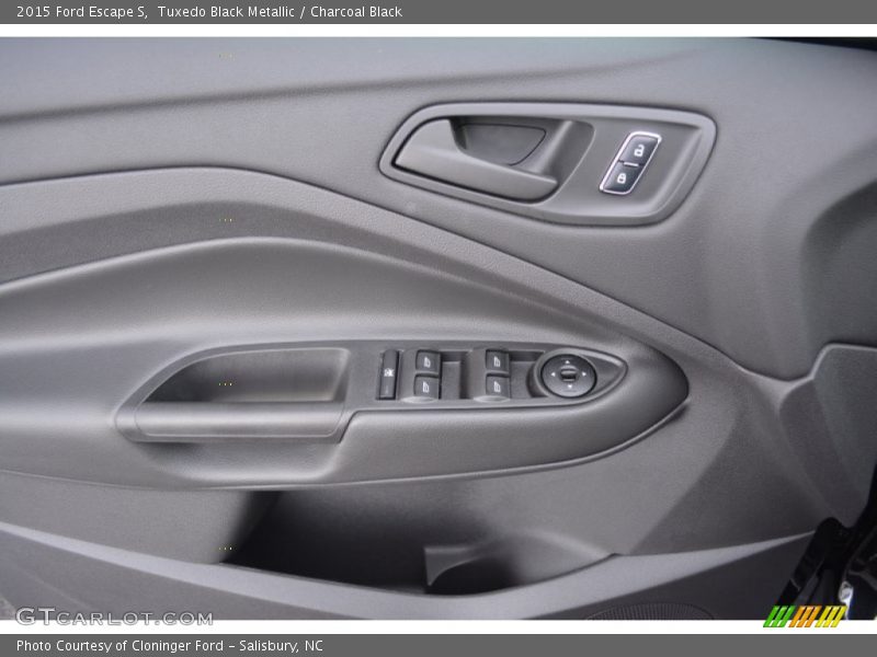 Tuxedo Black Metallic / Charcoal Black 2015 Ford Escape S