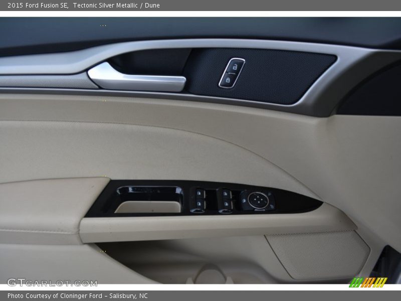 Tectonic Silver Metallic / Dune 2015 Ford Fusion SE
