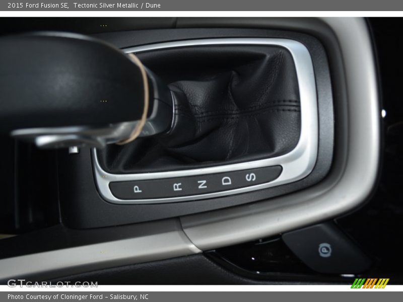Tectonic Silver Metallic / Dune 2015 Ford Fusion SE