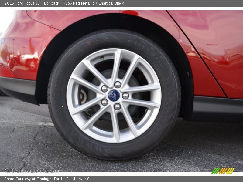 Ruby Red Metallic / Charcoal Black 2015 Ford Focus SE Hatchback