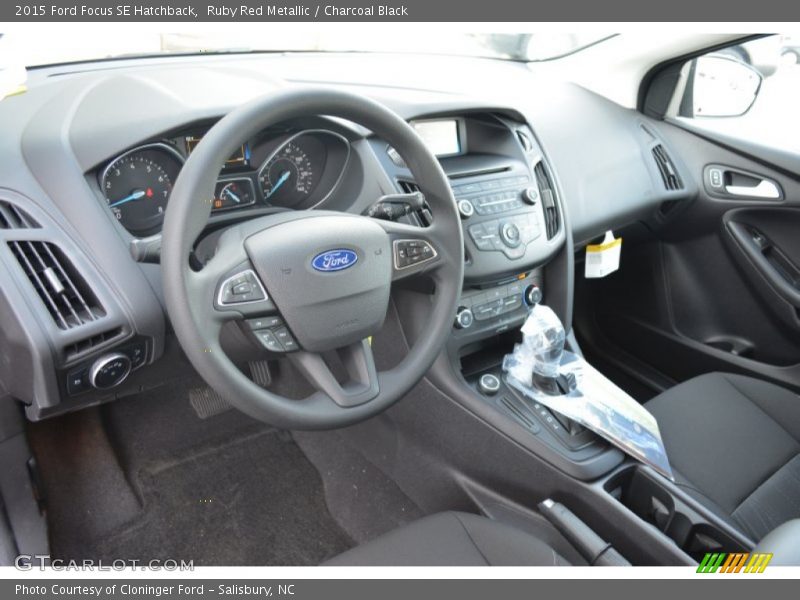 Ruby Red Metallic / Charcoal Black 2015 Ford Focus SE Hatchback