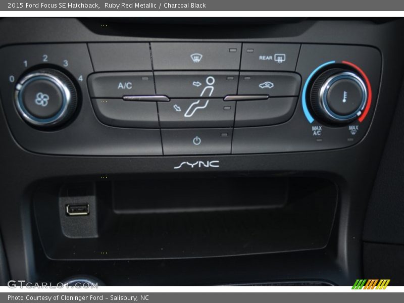 Ruby Red Metallic / Charcoal Black 2015 Ford Focus SE Hatchback