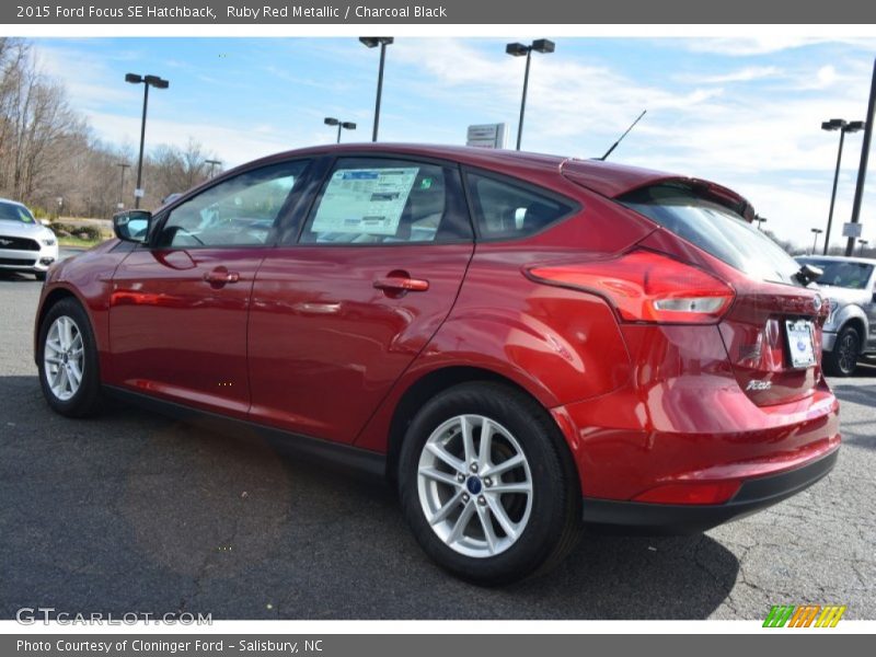 Ruby Red Metallic / Charcoal Black 2015 Ford Focus SE Hatchback