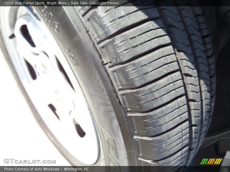 Bright White / Dark Slate Gray/Light Pebble 2014 Jeep Patriot Sport