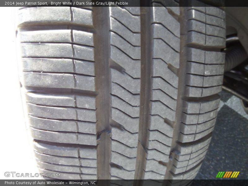 Bright White / Dark Slate Gray/Light Pebble 2014 Jeep Patriot Sport