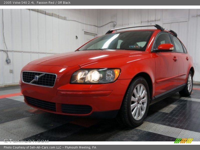 Passion Red / Off Black 2005 Volvo S40 2.4i