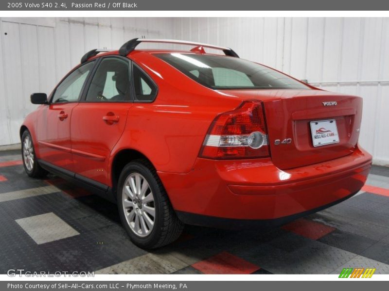 Passion Red / Off Black 2005 Volvo S40 2.4i