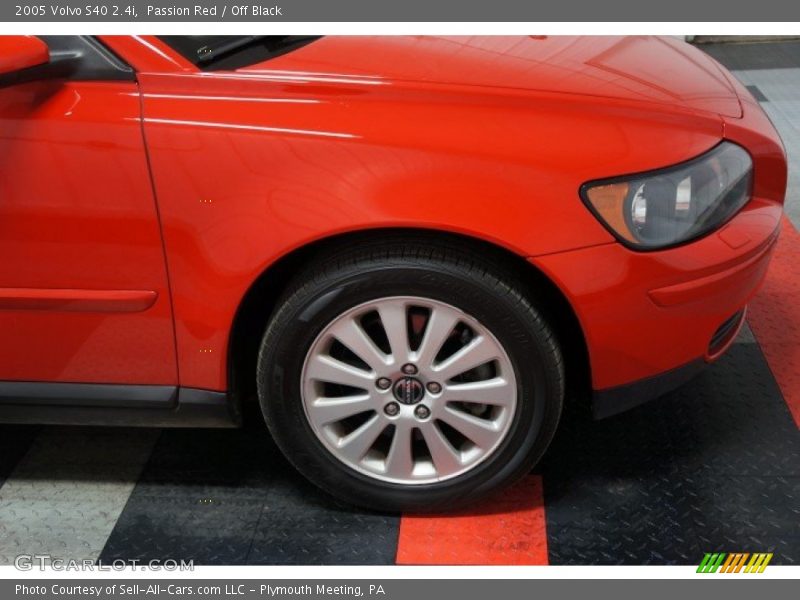  2005 S40 2.4i Wheel