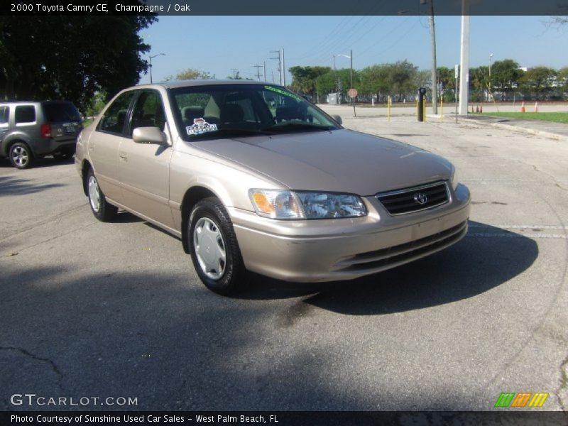 Champagne / Oak 2000 Toyota Camry CE