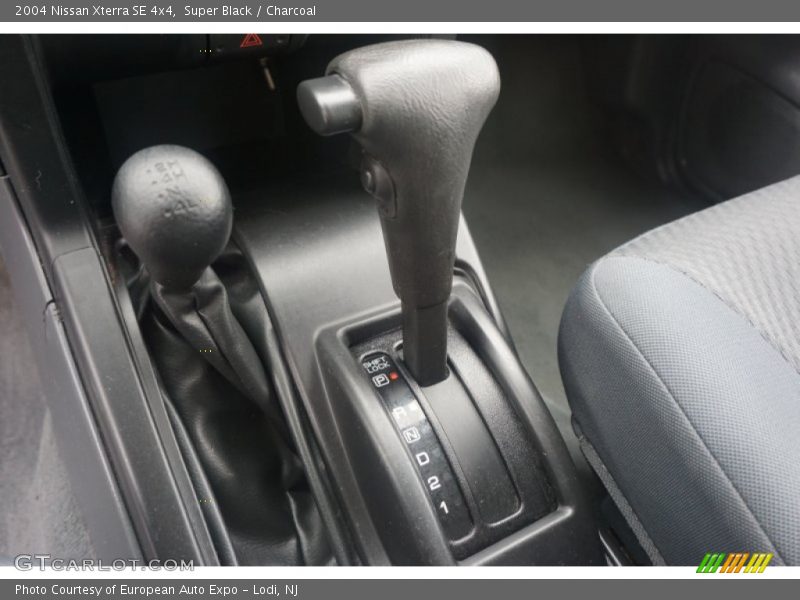 Super Black / Charcoal 2004 Nissan Xterra SE 4x4