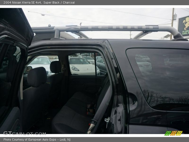 Super Black / Charcoal 2004 Nissan Xterra SE 4x4