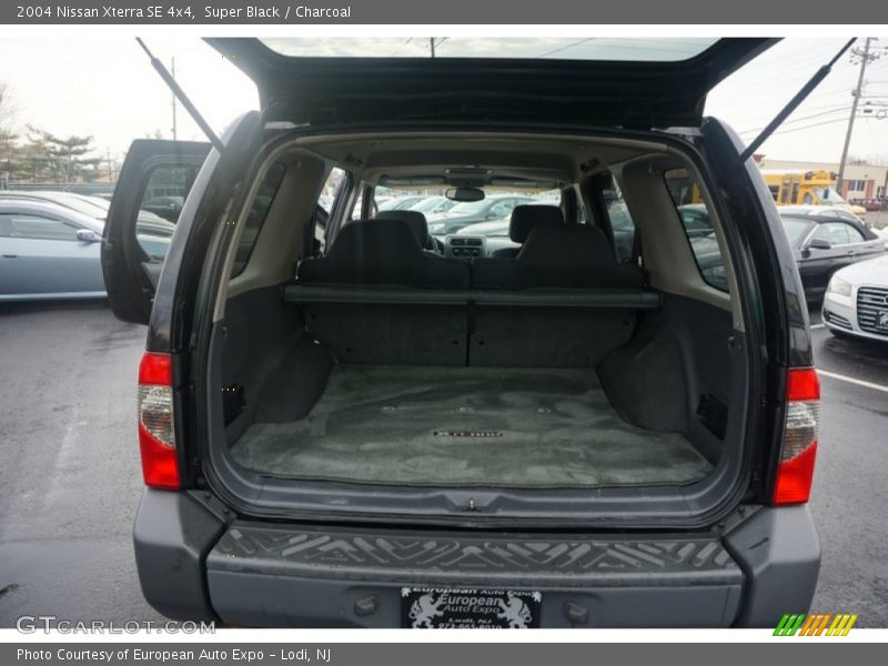 Super Black / Charcoal 2004 Nissan Xterra SE 4x4