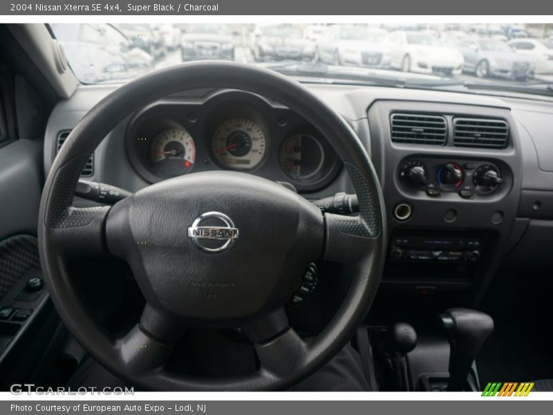 Super Black / Charcoal 2004 Nissan Xterra SE 4x4