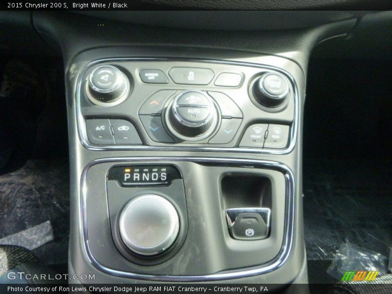 Bright White / Black 2015 Chrysler 200 S