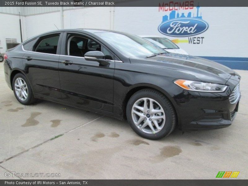 Tuxedo Black Metallic / Charcoal Black 2015 Ford Fusion SE