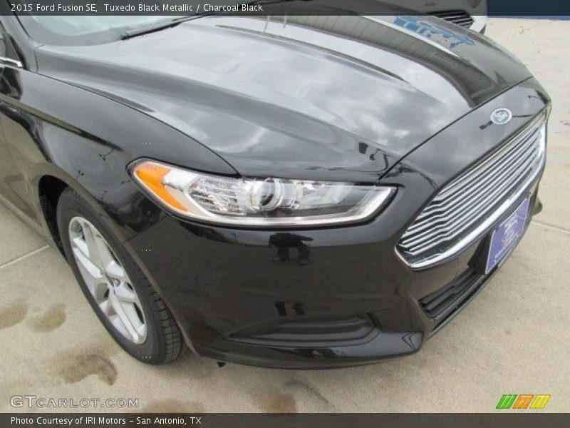 Tuxedo Black Metallic / Charcoal Black 2015 Ford Fusion SE