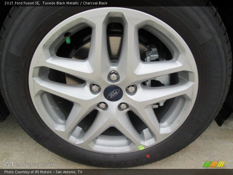 Tuxedo Black Metallic / Charcoal Black 2015 Ford Fusion SE