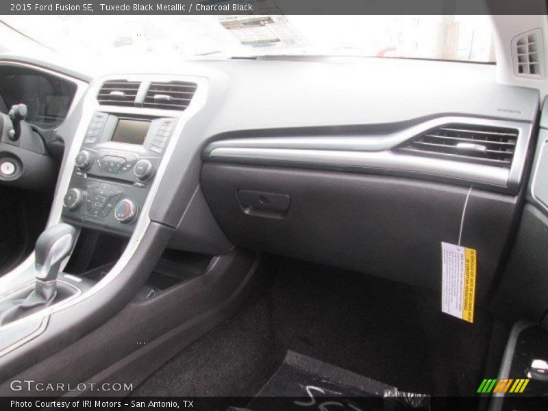 Tuxedo Black Metallic / Charcoal Black 2015 Ford Fusion SE