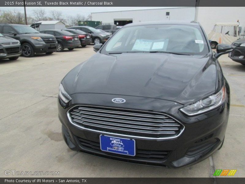 Tuxedo Black Metallic / Charcoal Black 2015 Ford Fusion SE