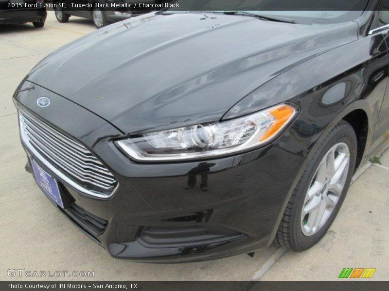 Tuxedo Black Metallic / Charcoal Black 2015 Ford Fusion SE