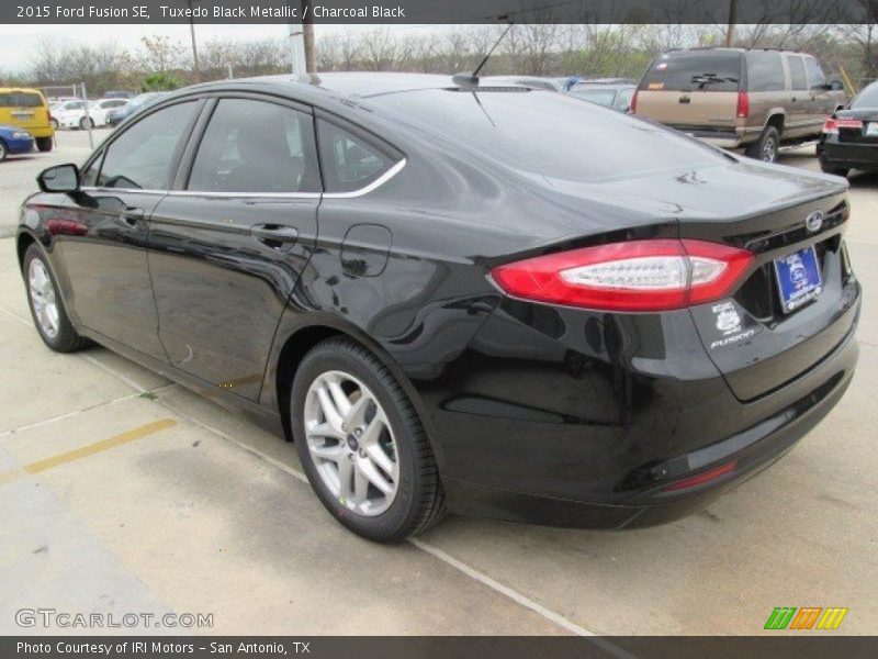 Tuxedo Black Metallic / Charcoal Black 2015 Ford Fusion SE
