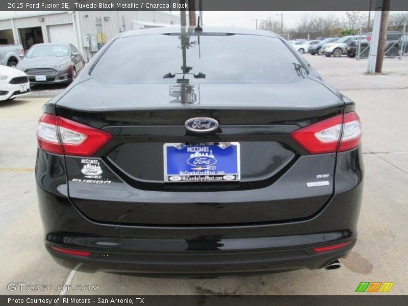 Tuxedo Black Metallic / Charcoal Black 2015 Ford Fusion SE