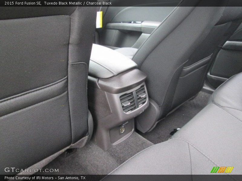 Tuxedo Black Metallic / Charcoal Black 2015 Ford Fusion SE