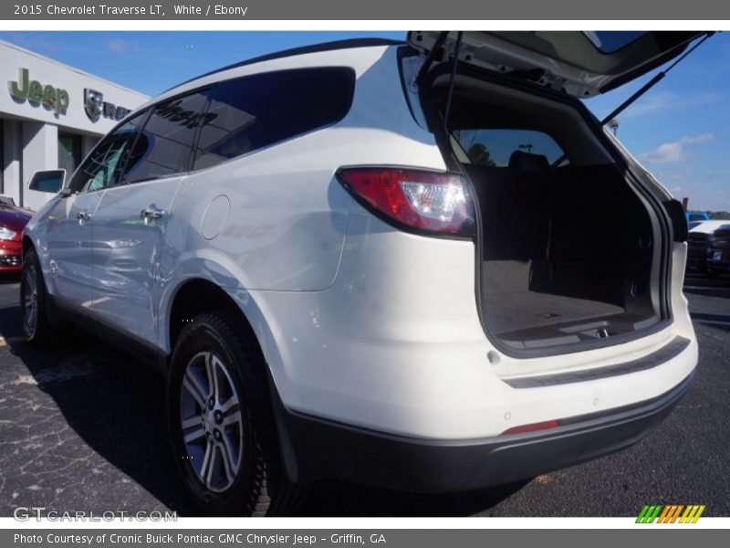 White / Ebony 2015 Chevrolet Traverse LT