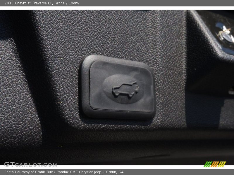 White / Ebony 2015 Chevrolet Traverse LT