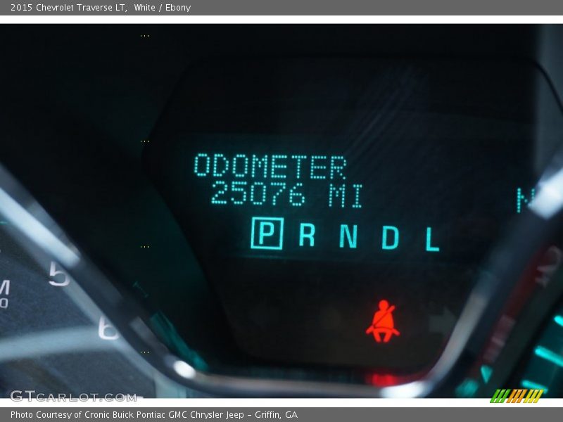 White / Ebony 2015 Chevrolet Traverse LT