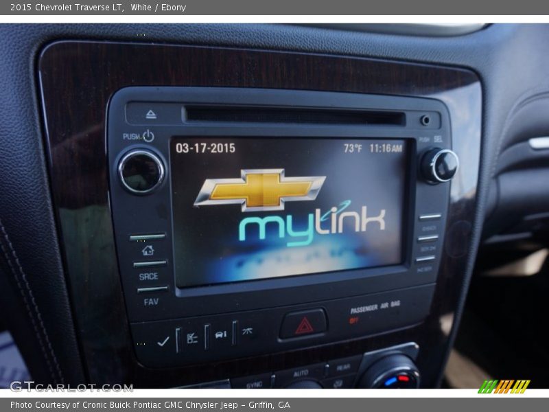 White / Ebony 2015 Chevrolet Traverse LT