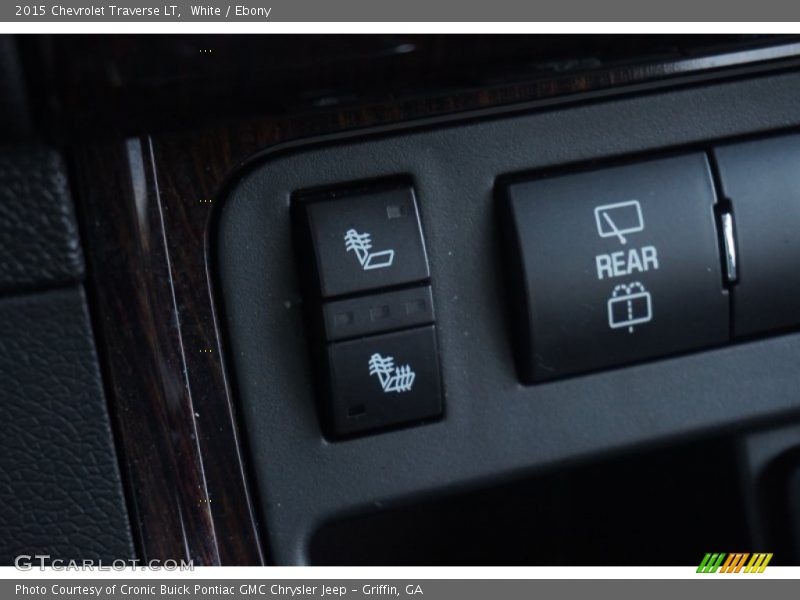 White / Ebony 2015 Chevrolet Traverse LT