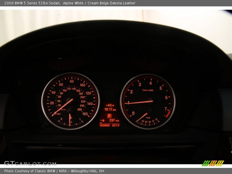  2009 5 Series 528xi Sedan 528xi Sedan Gauges