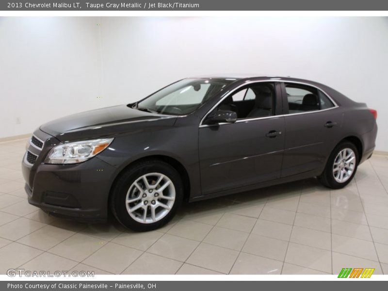 Front 3/4 View of 2013 Malibu LT