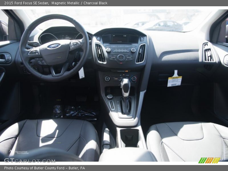 Magnetic Metallic / Charcoal Black 2015 Ford Focus SE Sedan
