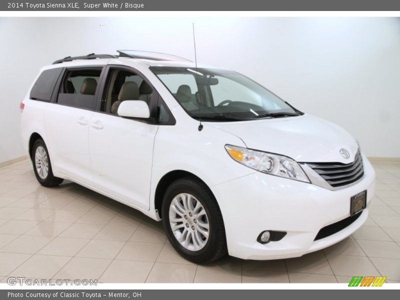 Super White / Bisque 2014 Toyota Sienna XLE