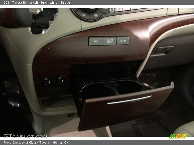 Super White / Bisque 2014 Toyota Sienna XLE