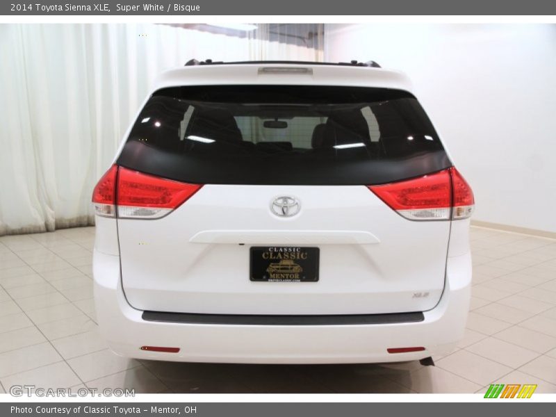 Super White / Bisque 2014 Toyota Sienna XLE