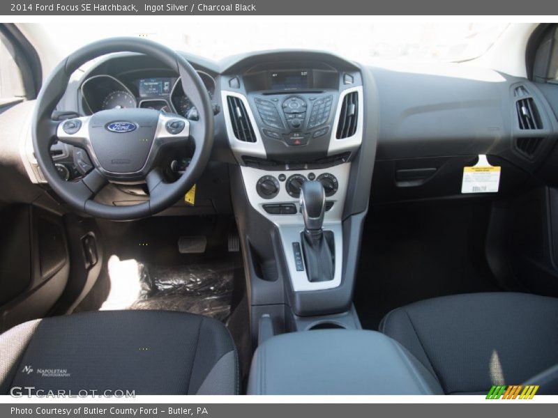 Ingot Silver / Charcoal Black 2014 Ford Focus SE Hatchback