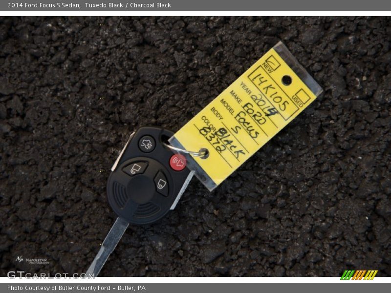 Tuxedo Black / Charcoal Black 2014 Ford Focus S Sedan