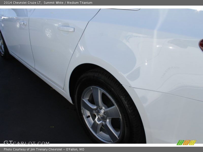Summit White / Medium Titanium 2014 Chevrolet Cruze LT
