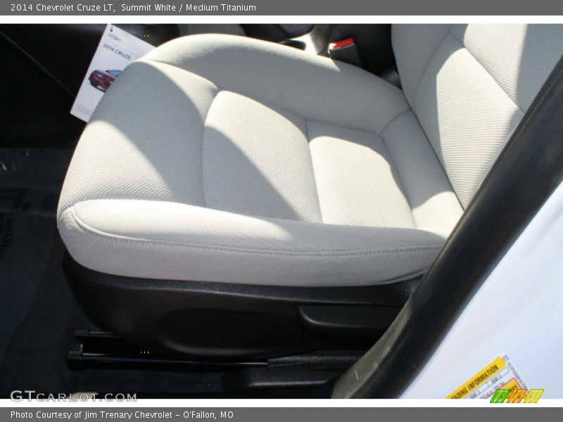 Summit White / Medium Titanium 2014 Chevrolet Cruze LT