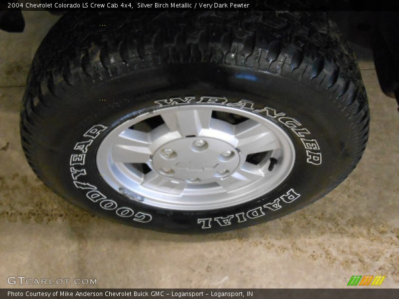 Silver Birch Metallic / Very Dark Pewter 2004 Chevrolet Colorado LS Crew Cab 4x4