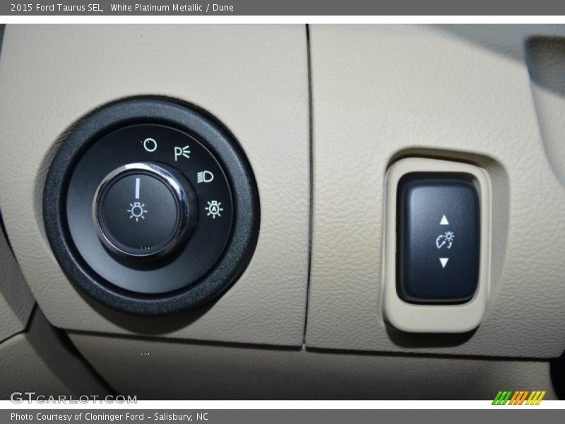 White Platinum Metallic / Dune 2015 Ford Taurus SEL