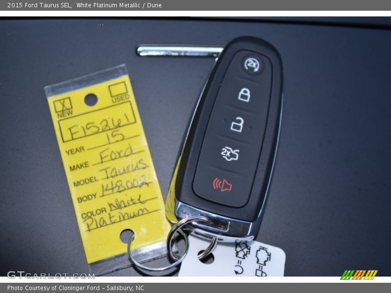 White Platinum Metallic / Dune 2015 Ford Taurus SEL