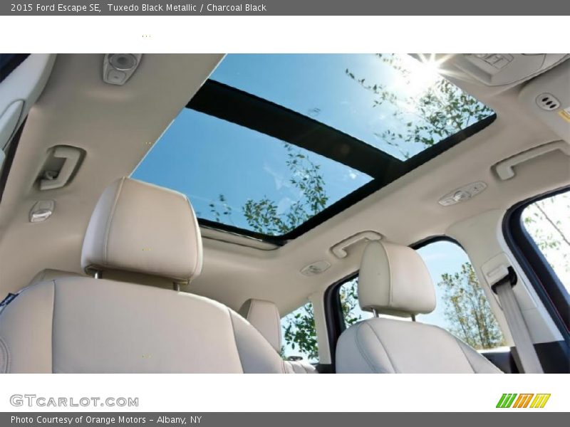 Tuxedo Black Metallic / Charcoal Black 2015 Ford Escape SE