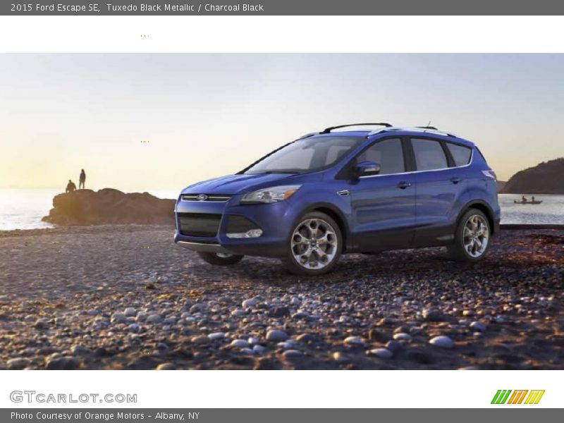 Tuxedo Black Metallic / Charcoal Black 2015 Ford Escape SE
