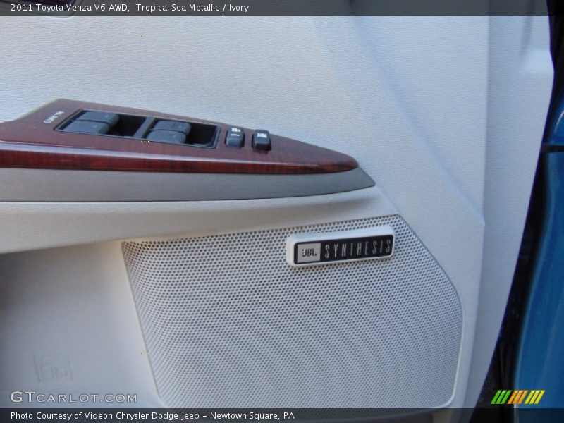 Tropical Sea Metallic / Ivory 2011 Toyota Venza V6 AWD