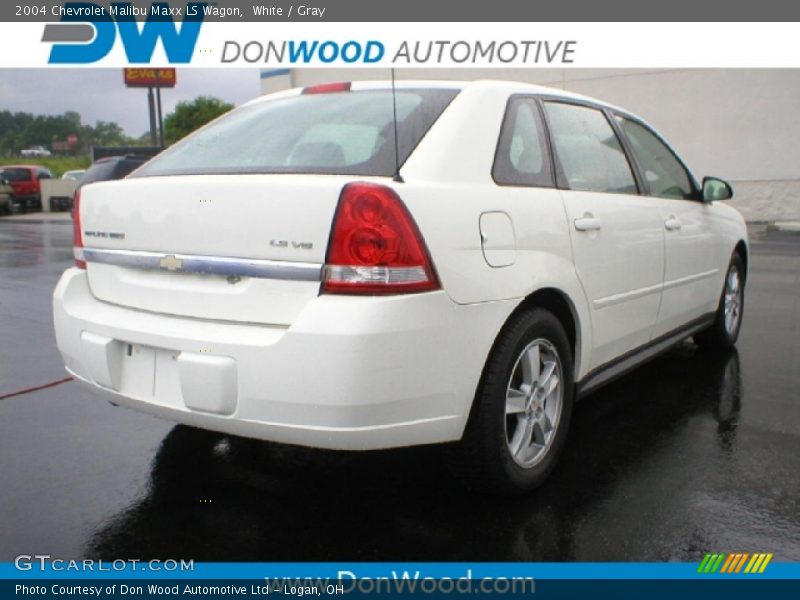 White / Gray 2004 Chevrolet Malibu Maxx LS Wagon