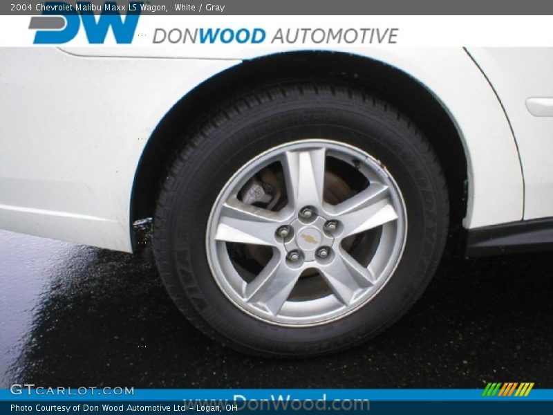 White / Gray 2004 Chevrolet Malibu Maxx LS Wagon